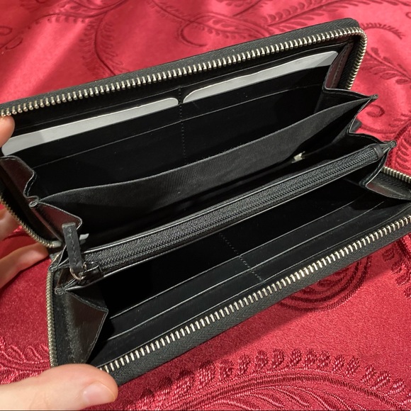 Authentic Gucci Wallet - Picture 2 of 3